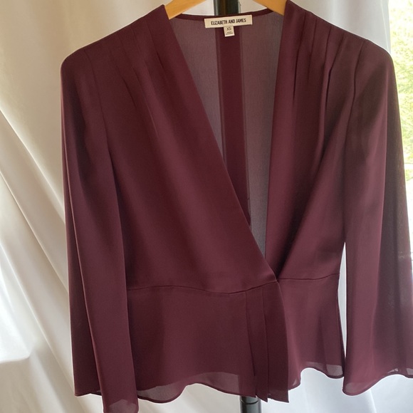 Elizabeth And James V-Neck Blouse, XS. - Picture 3 of 5